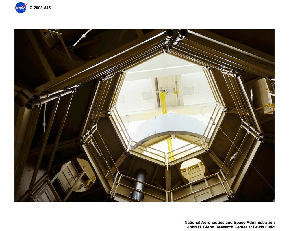 Operation to stack Ares 1-X Segment US5 onto US4