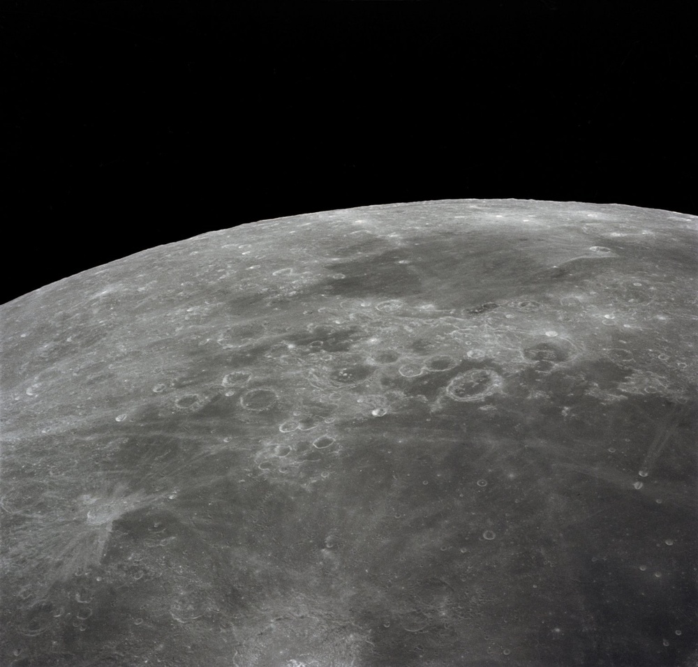 photo-as16-121-19449