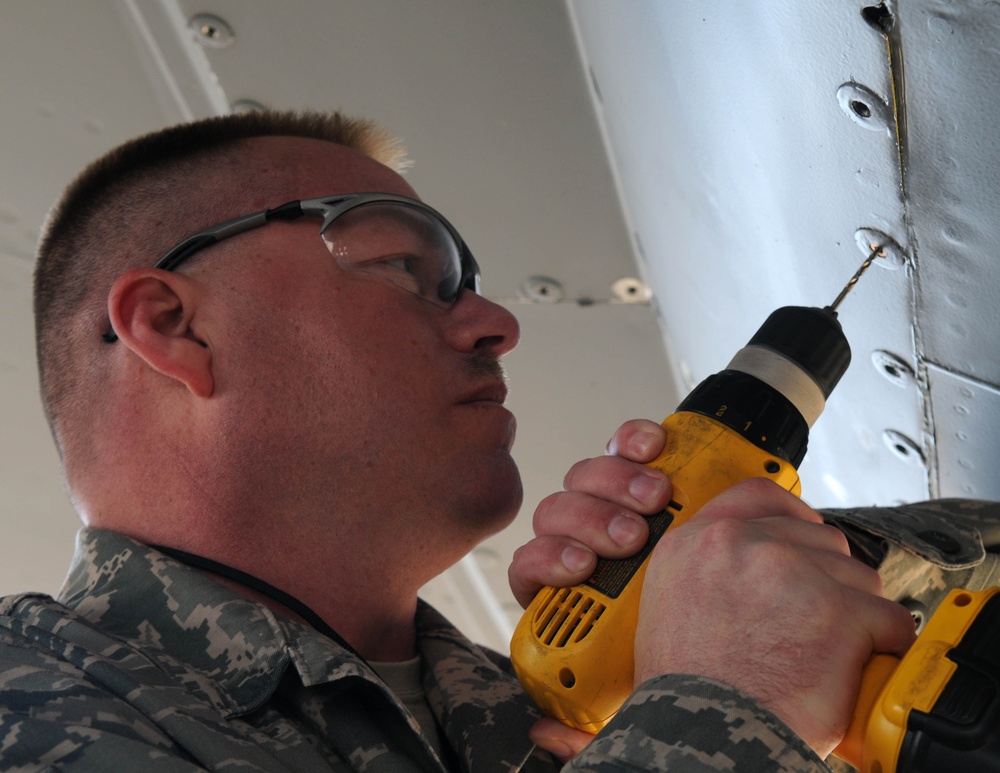 Deployed KC-135 gets all jacked up