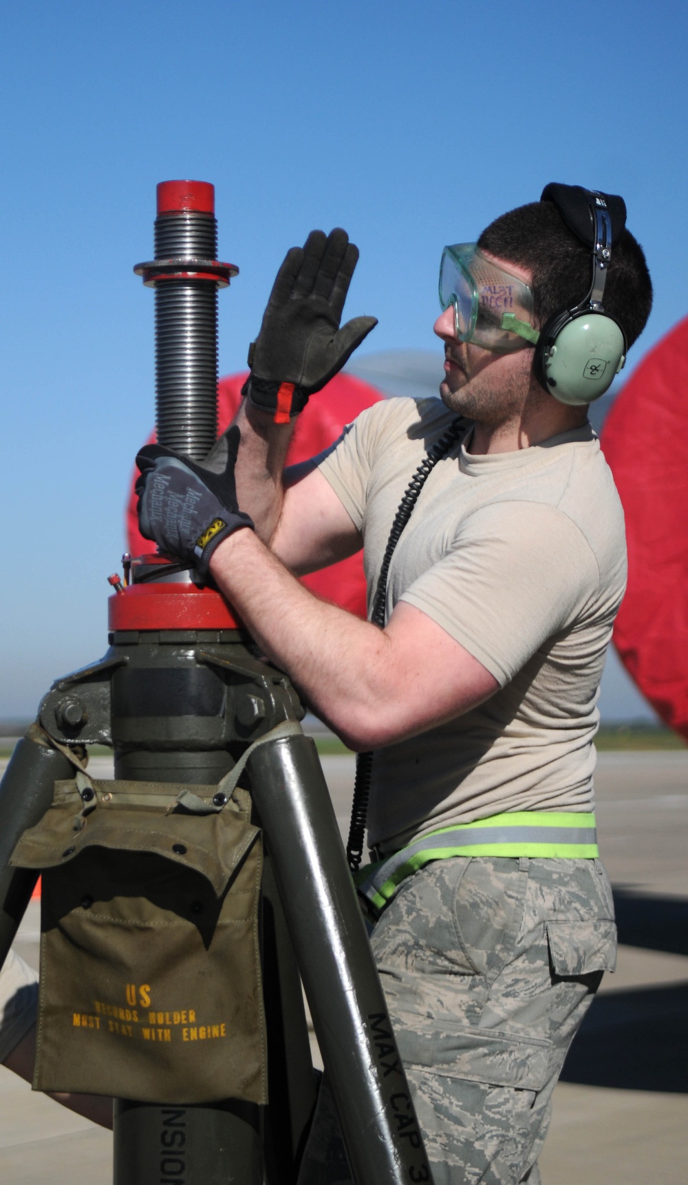 Deployed KC-135 gets all jacked up