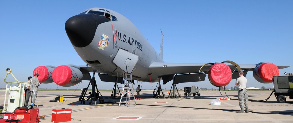 Deployed KC-135 gets all jacked up