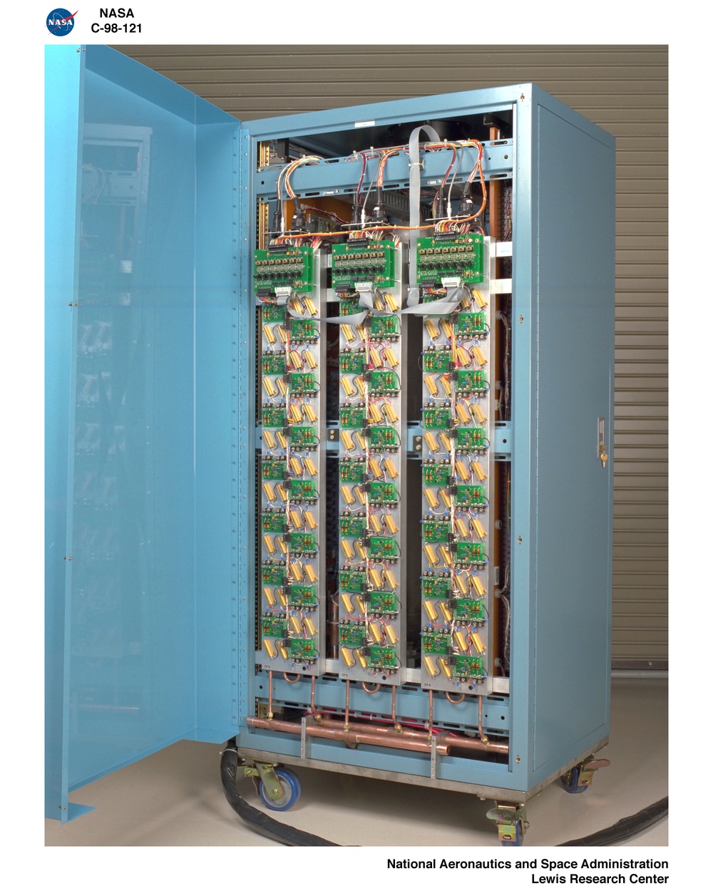 SOLAR ARRAY ELECTRICAL SIMULATOR SAES WITH TECHNICIANS AND ENGINEERING DESIGN AND ANALYSIS DIVISION