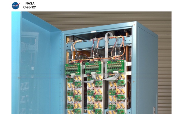 SOLAR ARRAY ELECTRICAL SIMULATOR SAES WITH TECHNICIANS AND ENGINEERING DESIGN AND ANALYSIS DIVISION