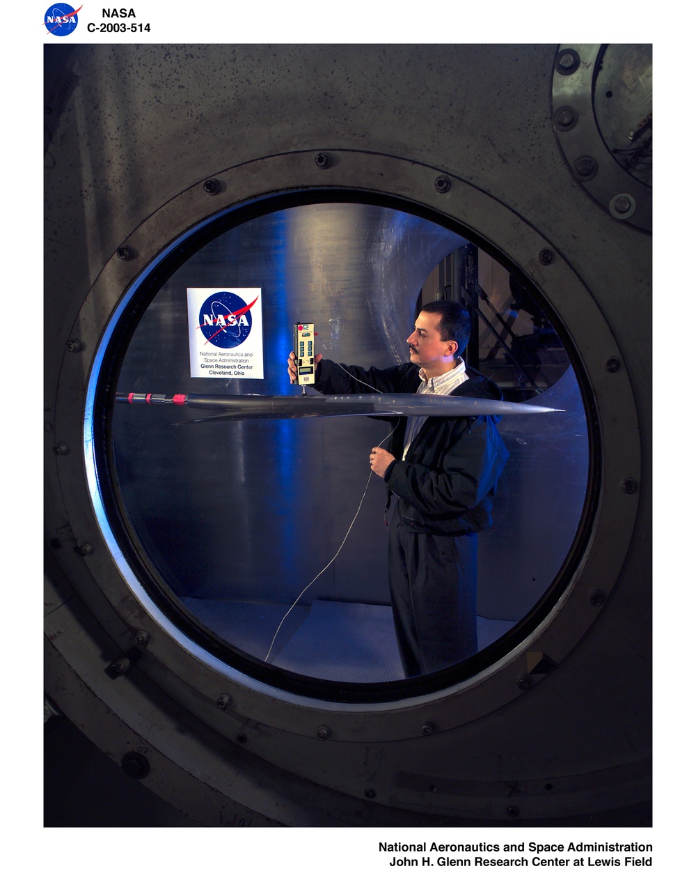 NASA GLENN/NASA LANGLEY LOADS COMPARISON TEST WITH 6 COMPONENT FORCE/MOMENT BALANCE AND 1.7% HIGH SPEED RESEARCH MODEL 5.