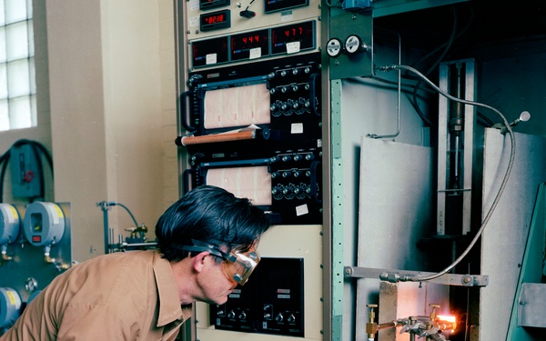 HIGH SPEED RUB RIGS THERMAL CYCLE SHROUD MATERIAL RIG