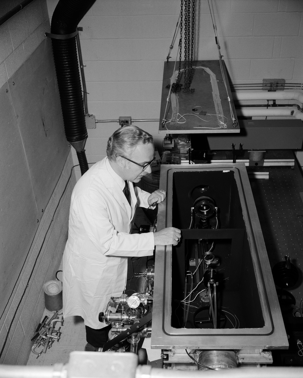 LASER AT THE ELECTRIC PROPULSION LABORATORY EPL