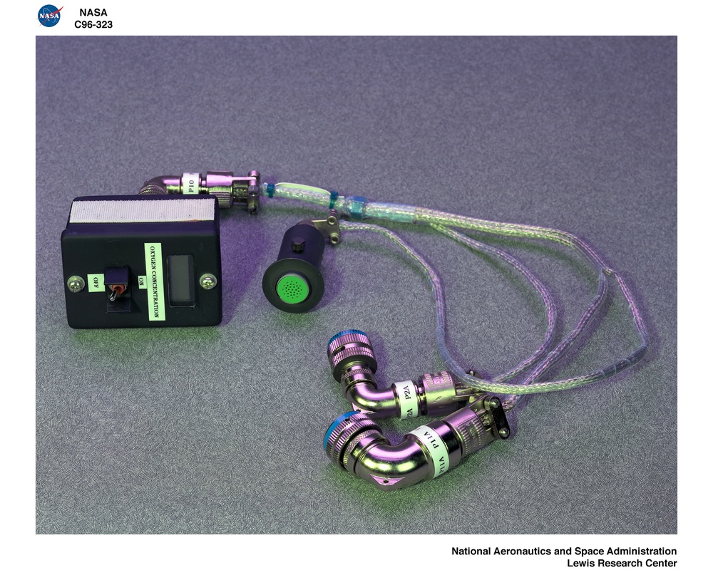 COMBUSTION PARTS BOX FOR THE CANDLE FLAMES IN MICROGRAVITY CFM EXPERIMENT