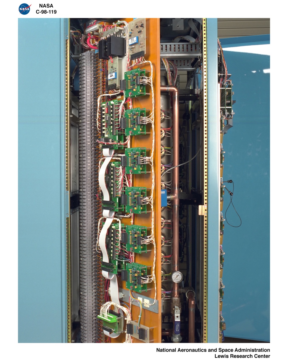 SOLAR ARRAY ELECTRICAL SIMULATOR SAES WITH TECHNICIANS AND ENGINEERING DESIGN AND ANALYSIS DIVISION
