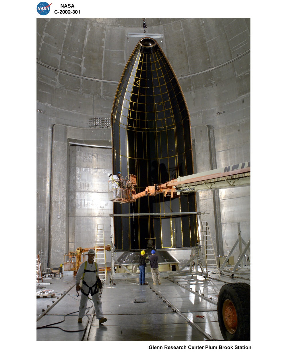 BOEING DELTA 4 SHROUD SEPARATION TEST IN SPACE POWER FACILITY AT NASA PLUM BROOK STATION