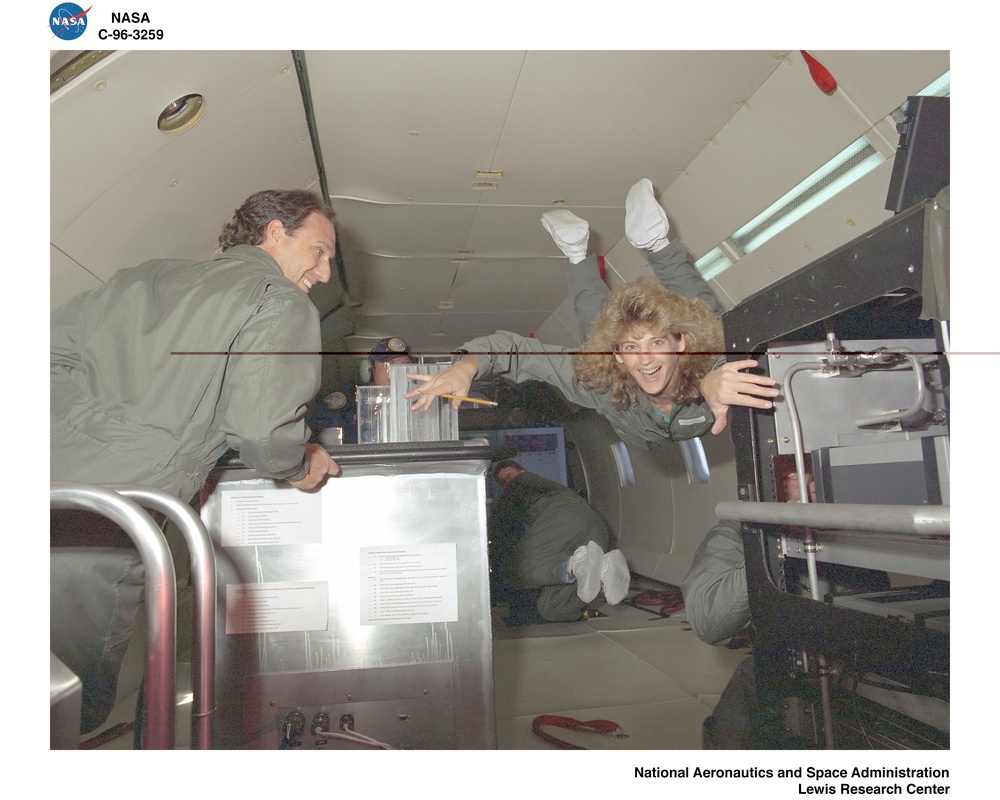 DC-9 AIRPLANE FLIGHT WEEK OF JULY 8 1996