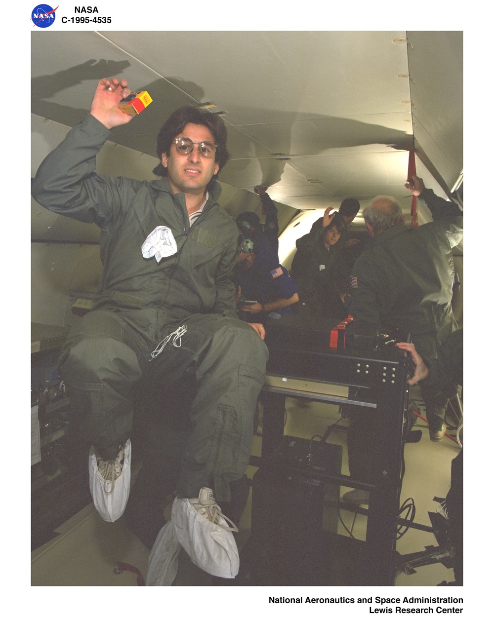 SPACE ACCELERATION MEASUREMENT SYSTEM SAMS IN-FLIGHT ON DC-9 AIRPLANE