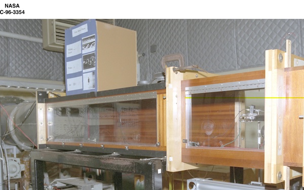 FLOW VISUALIZATION OF UNSTEADY FLOW AIRFOIL