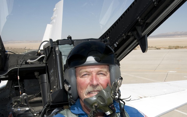 Robert 'Hoot' Gibson