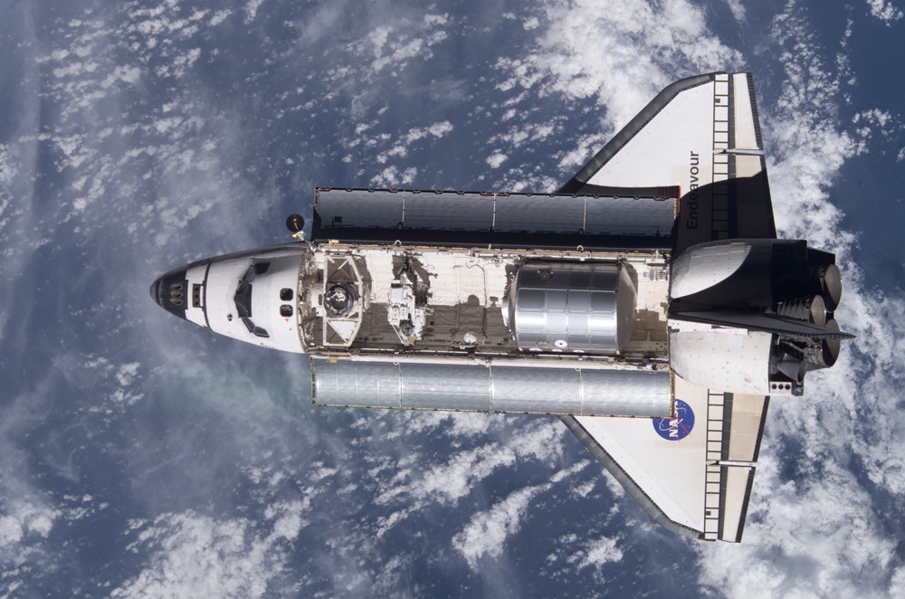 Endeavour on approach to ISS for mission STS-111 UF2 / Expedition Four