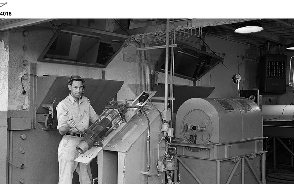 1000 POUND THRUST TRANSPARENT ROCKET