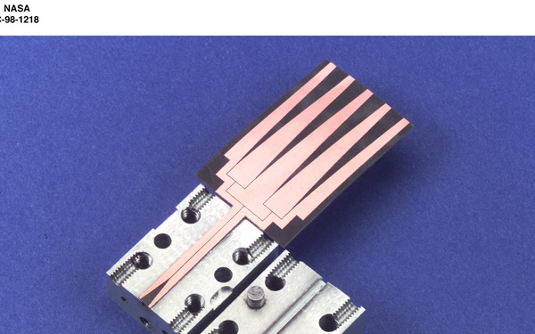 FOUR ELEMENT LINEARLY TAPERED SLOT ANTENNA - LTSA - FOR MILLIMETER WAVE FREQUENCIES