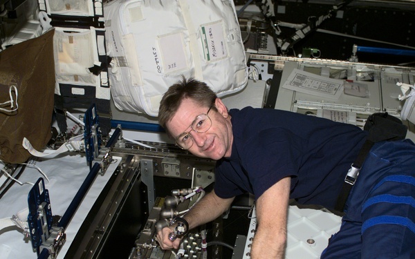 Culbertson works on MDM's in Destiny during Expedition Three