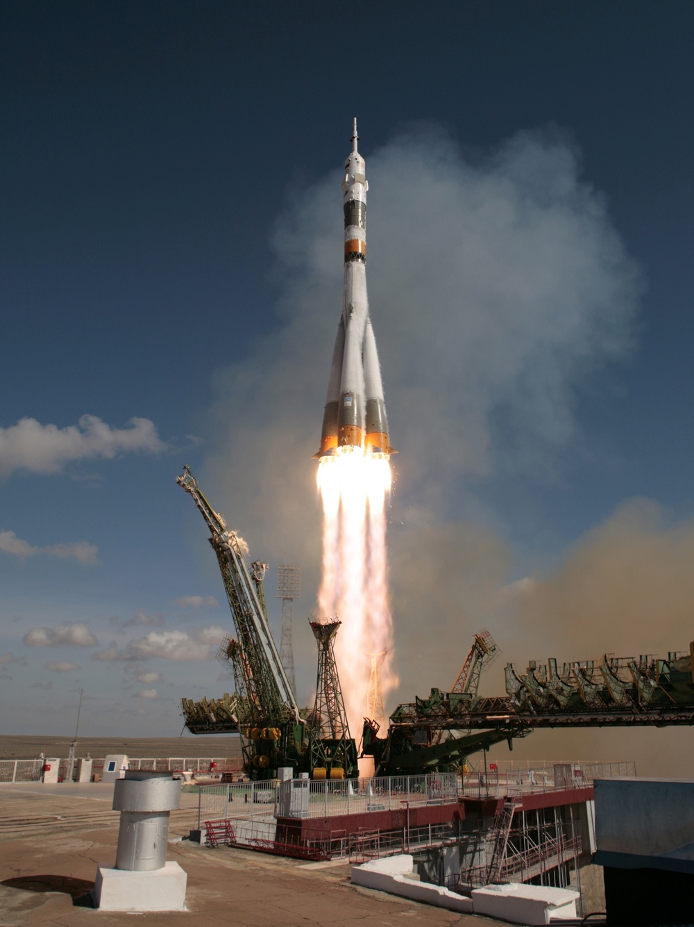 Expedition 18 Soyuz TMA-13 Launch