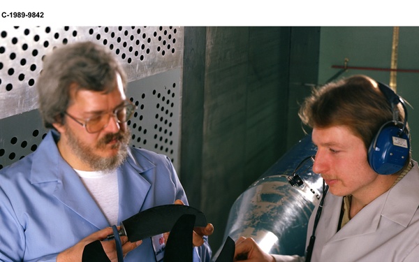 UDF MODEL IN 8X6 FOOT SUPERSONIC WIND TUNNEL SWT  AVIATION WK COVER