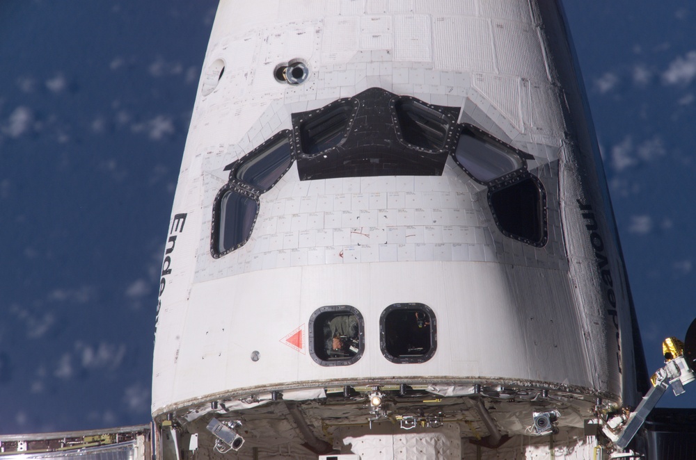 Endeavour on approach to ISS for mission STS-111 UF2 / Expedition Four