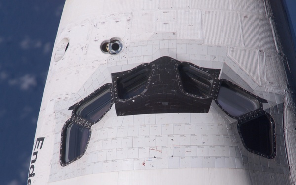 Endeavour on approach to ISS for mission STS-111 UF2 / Expedition Four