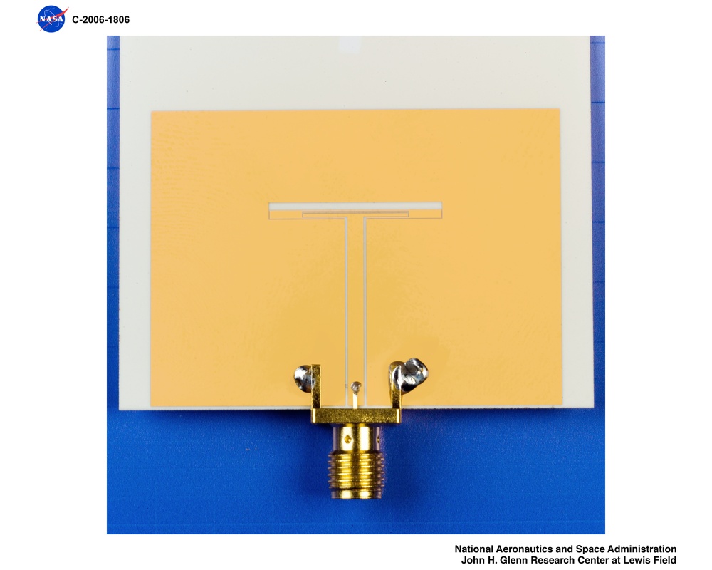 Dual Frequency Slot Antenna
