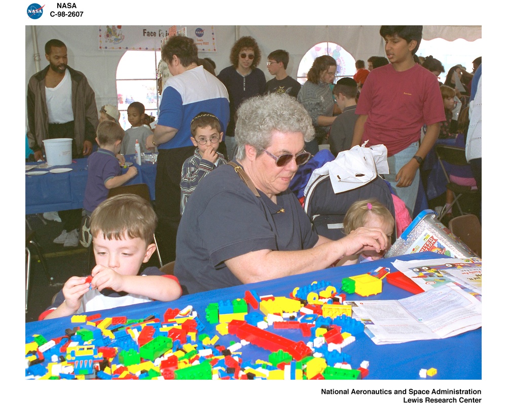 1998 LEWIS RESEARCH CENTER OPEN HOUSE