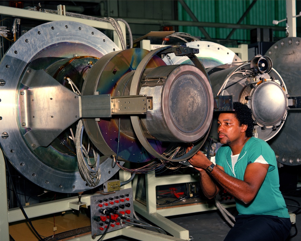 RESISTOJET INSTALLATION ION THRUSTER IN ELECTRIC PROPULSION LABORATORY EPL