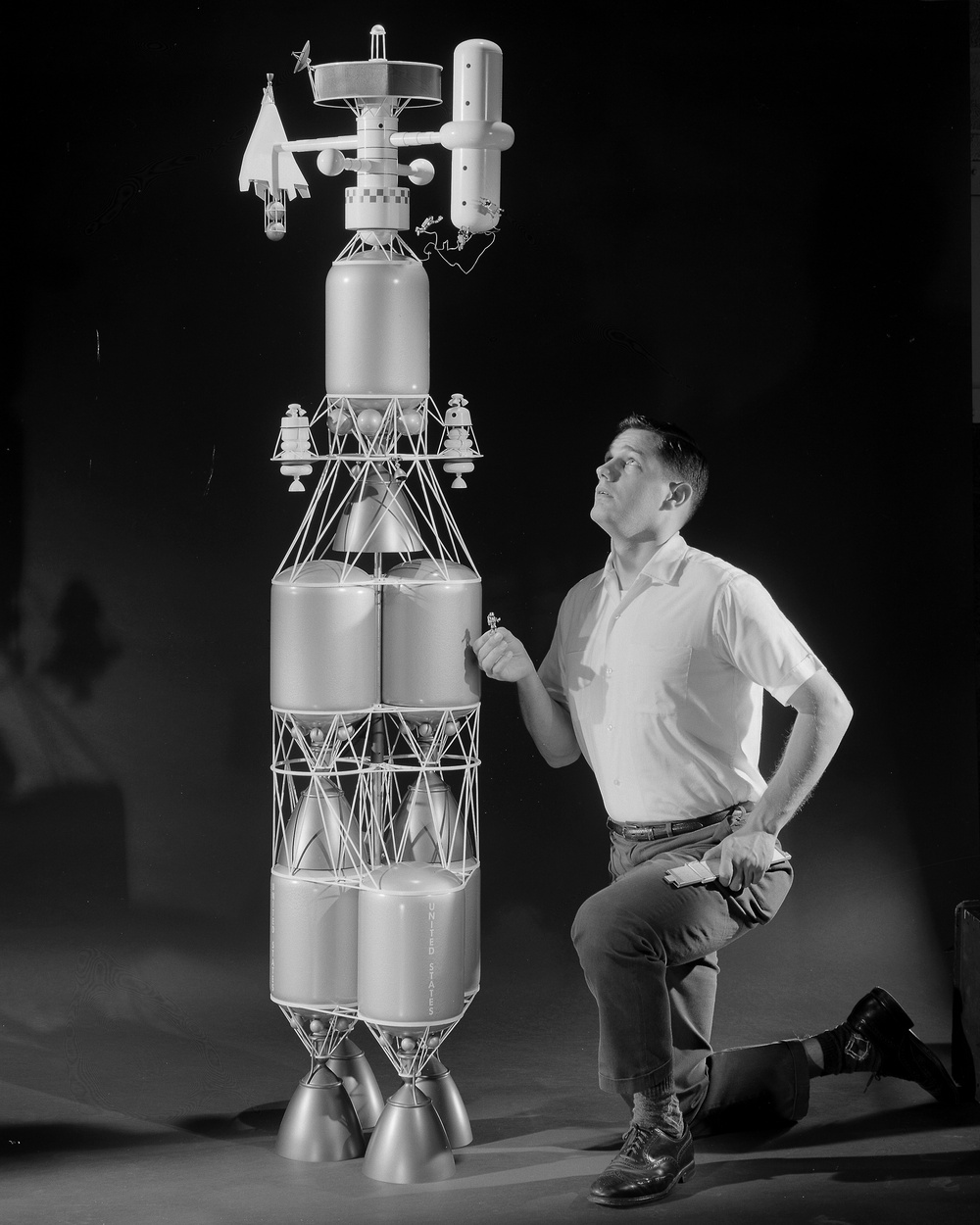 MODEL OF NUCLEAR ROCKET POWERED SPACE SHIP