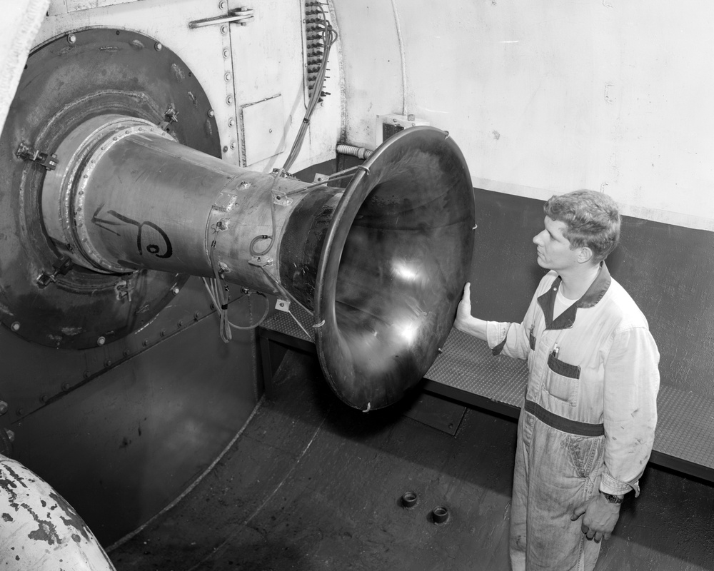 INLET BELLMOUTH AND MEASURING STATION OF J-47-17 X-35 PROJECT