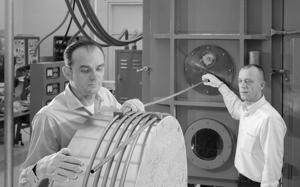 POTASSIUM CORROSION LOOP CONDENSER FABRICATION IN CLEAN ROOM OF THE TECHNICAL SERVICES BUILDING TSB