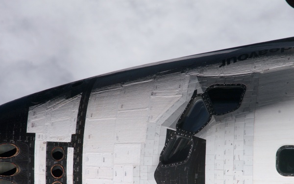 Endeavour on approach to ISS for mission STS-111 UF2 / Expedition Four
