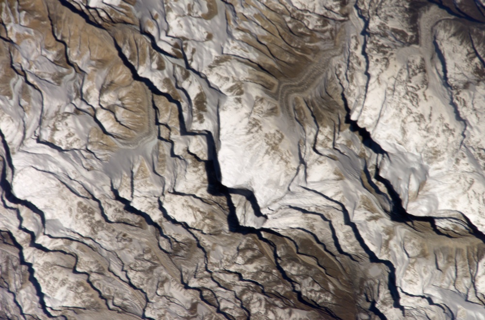 Himalayan Mtns. and Mt. Everest Earth observation taken by Dan Bursch during EXP. Four