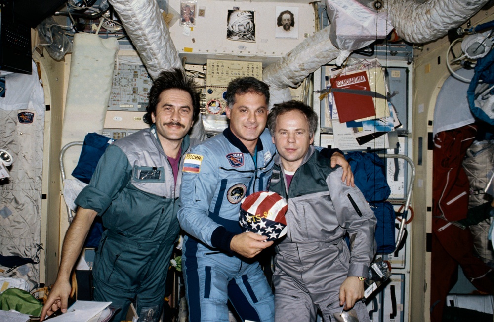 Mission Specialist David Wolf and the Mir 24