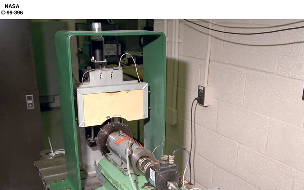 RUB STRIP MATERIAL EVALUATORS USING FAN BLADE TIP SIMULATOR
