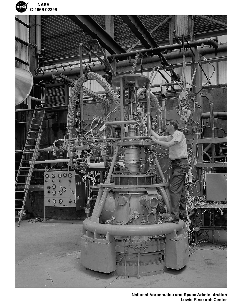 ZONE INJECTOR AT THE ROCKET ENGINE TEST FACILITY RETF TEST STAND