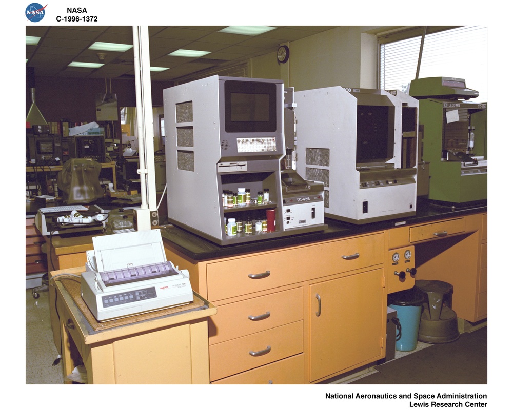 COMBUSTION ANALYSIS INSTRUMENTS MADE BY LECO CORPORATION