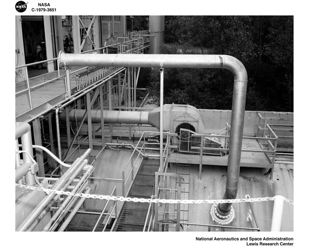 ENGINE STAND - BOTTLE FARM VALVES - NEW TEST STAND AT THE ROCKET ENGINE TEST FACILITY RETF
