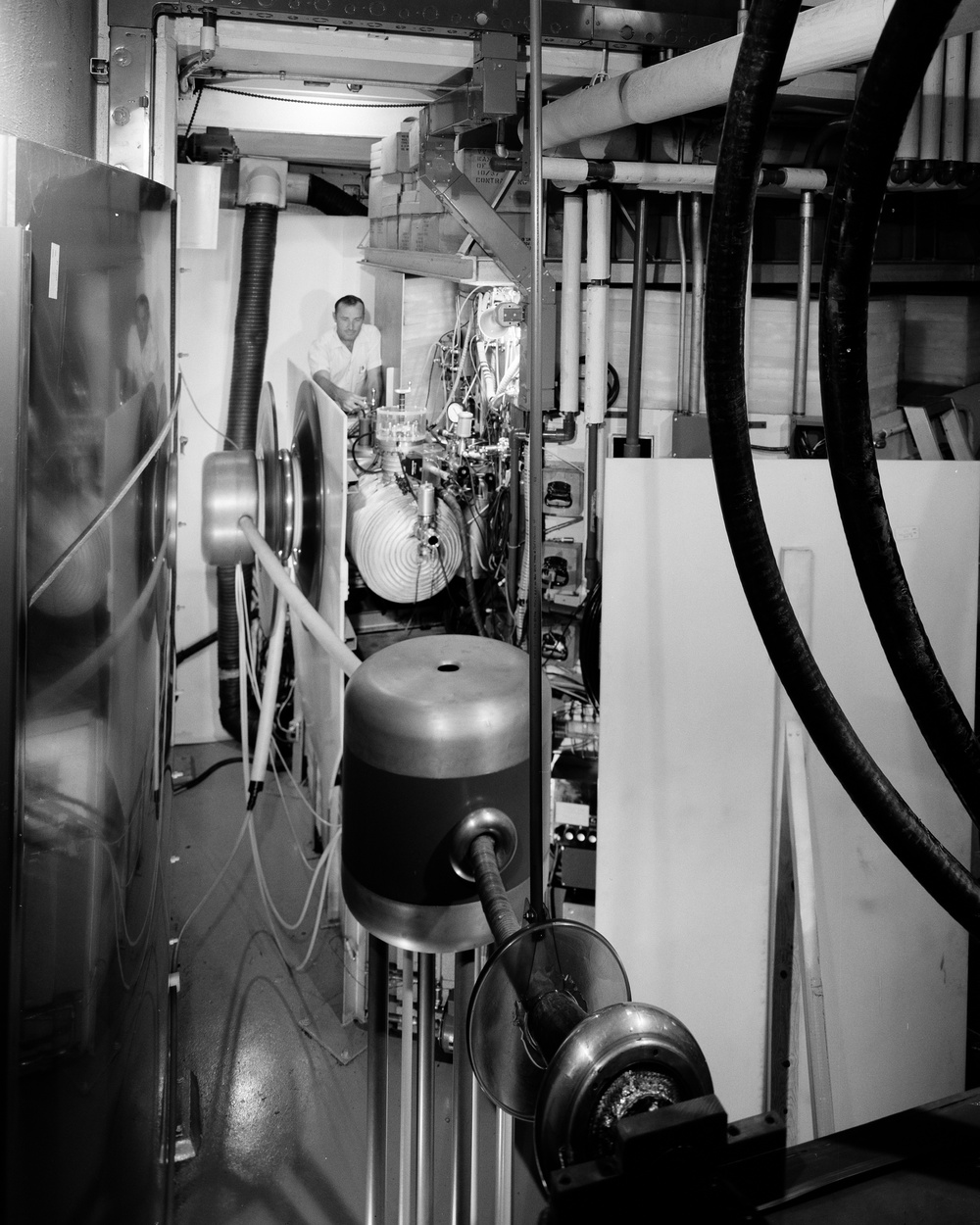 300 KV KILOVOLT NEUTRON GENERATOR AND ASSOCIATED EQUIPMENT