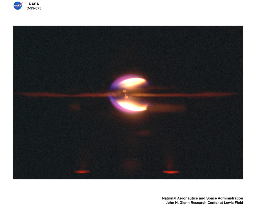 TRANSITION FROM IGNITION TO FLAME GROWTH UNDER EXTERNAL RADIATION IN THREE DIMENSIONS TIGER-3D TEST RESULTS FROM THE JAPAN MICROGRAVITY CENTER JAMIC
