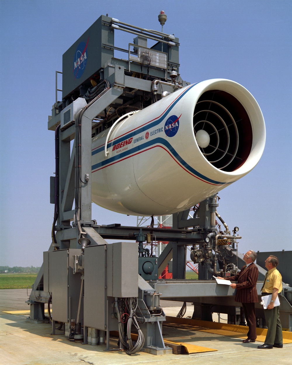 DVIDS Images QUIET ENGINE ON HANGAR APRON