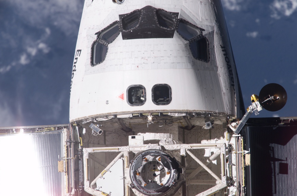 Endeavour on approach to ISS for mission STS-111 UF2 / Expedition Four