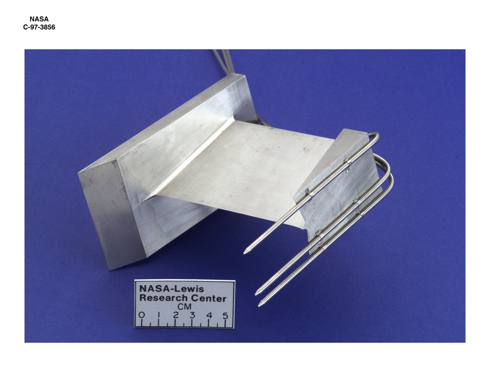 HYPERSONIC INLET MODEL IN 1X1 FOOT SUPERSONIC WIND TUNNEL