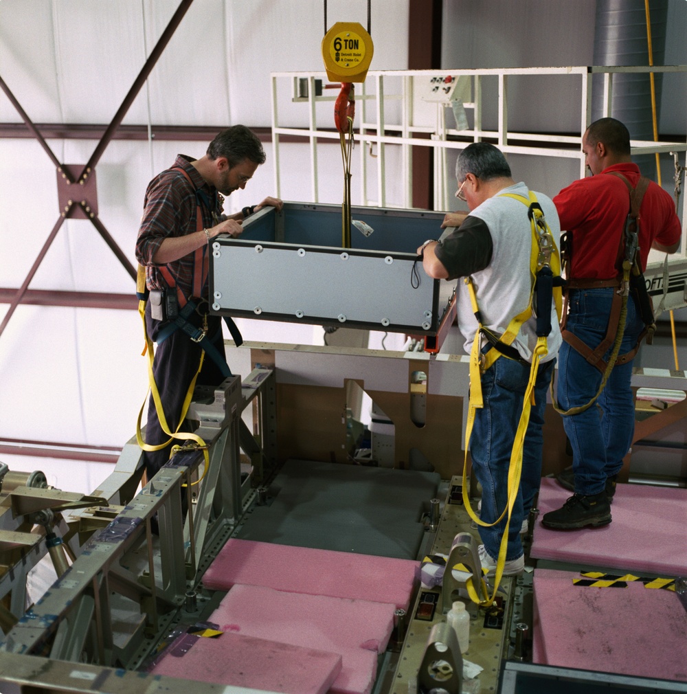 Lifting Flight Hardware onto the Truss