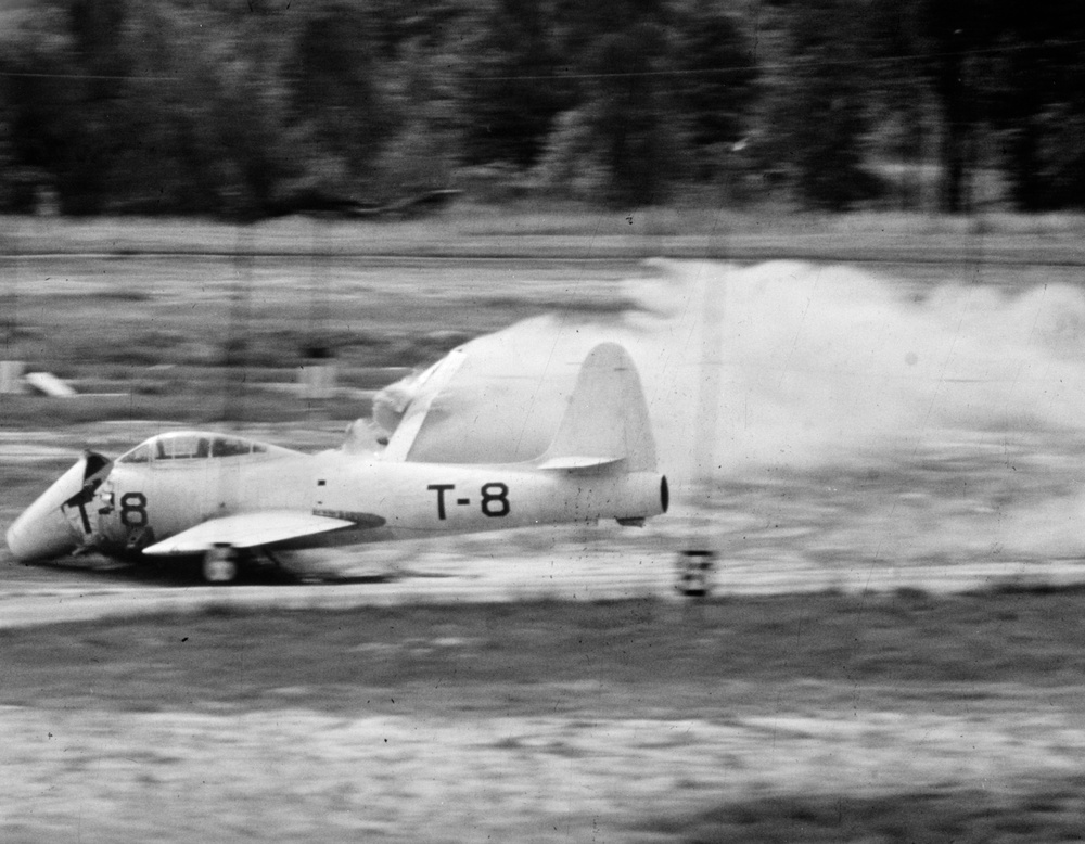 AIRPLANE CRASH FIRE PROGRAM MATERIAL - T8-40 F-84 AIRPLANE AUGUST 18 1954