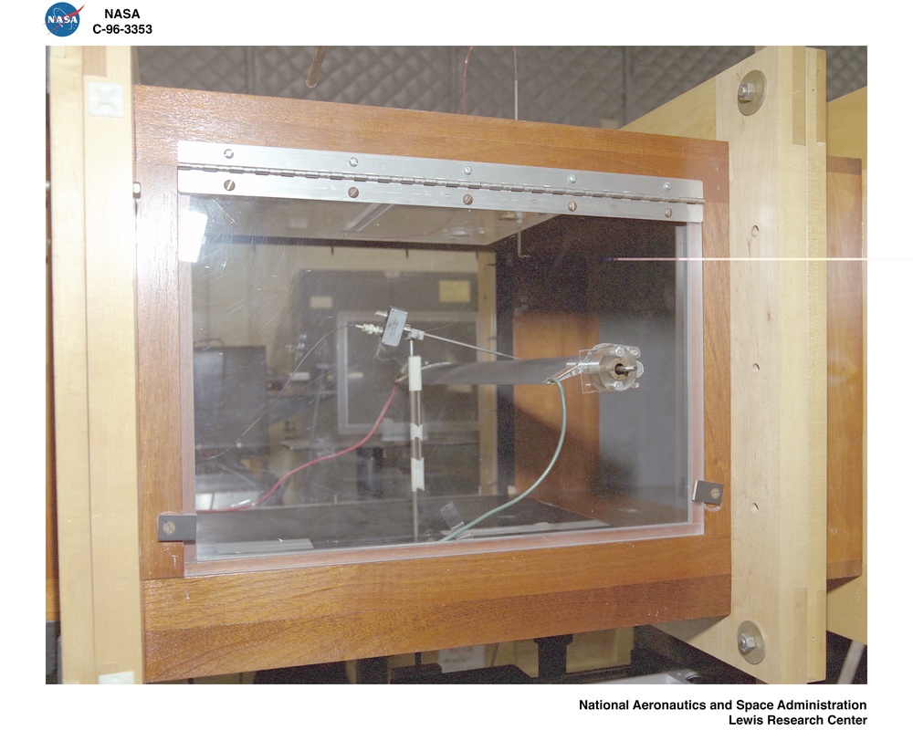 FLOW VISUALIZATION OF UNSTEADY FLOW AIRFOIL