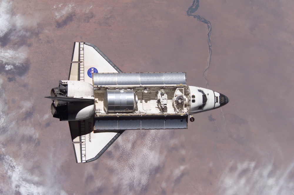 Endeavour on approach to ISS for mission STS-111 UF2 / Expedition Four
