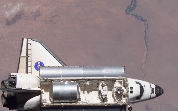 Endeavour on approach to ISS for mission STS-111 UF2 / Expedition Four