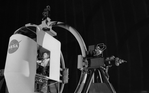 Lunar Rendezvous Simulator