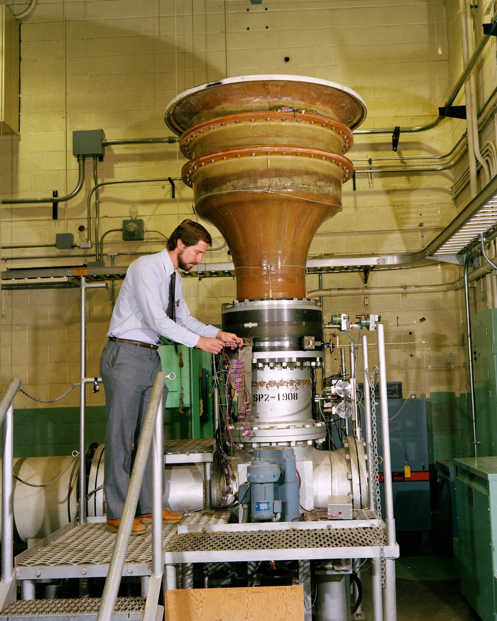 SPACE SHUTTLE MAIN ENGINE TECH. PROGRAM